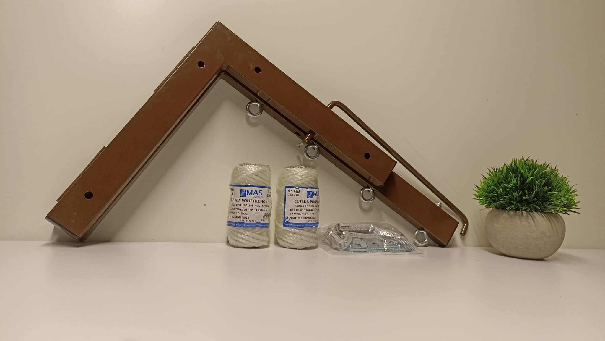 Tendedero plegable de pared 4 cuerdas marron